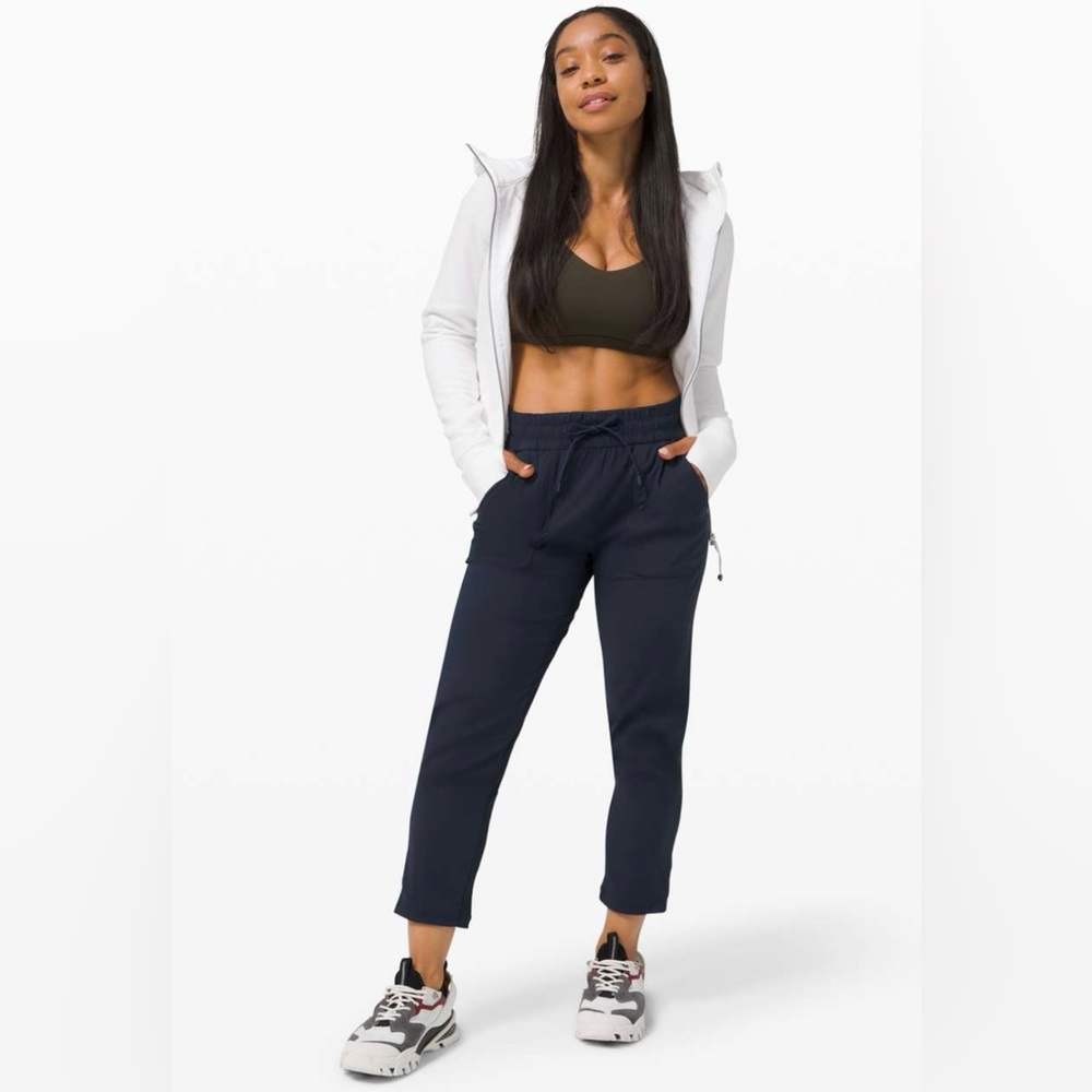 Lululemon‎ Beyond the Studio